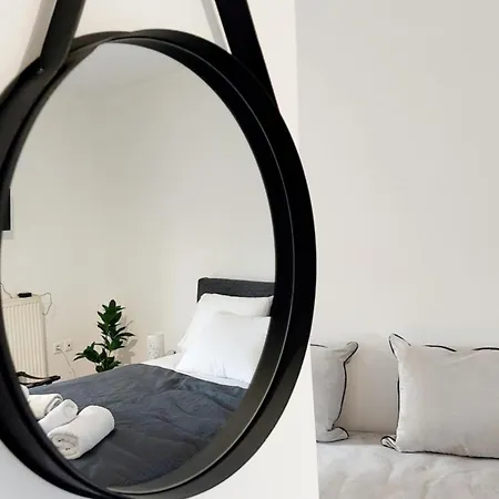 White Ruby Sea Side קאבאלה