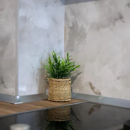 White Ruby Sea Side *