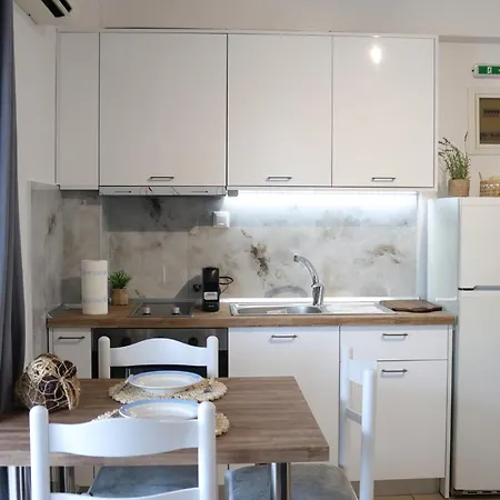 דירה White Ruby Sea Side