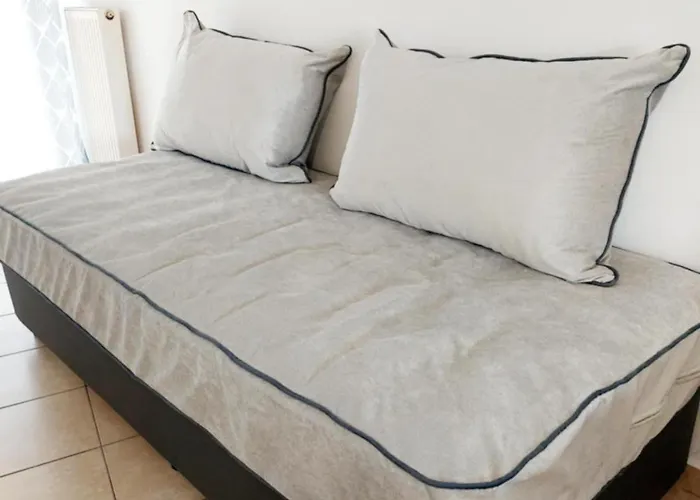 White Ruby Sea Side *